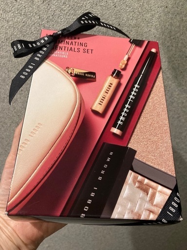 BOBBI BROWN イルミネイティング エッセンシャルズ キット数量限定品