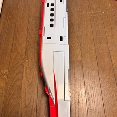 こまちの巨大な新幹線のおもちゃの画像