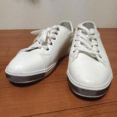 スニーカー白