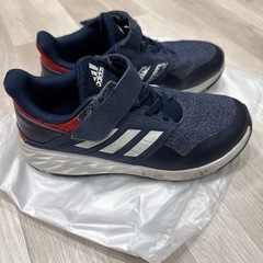 キッズ adidasスニーカー 21cmの画像