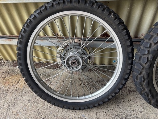 KLX250純正タイヤ