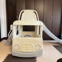 スクールバス型すべり台　室内遊具　子供用　の画像
