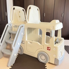 スクールバス型すべり台　室内遊具　子供用　の画像