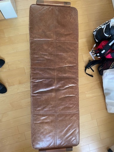 ビンテージ風の長椅子　　