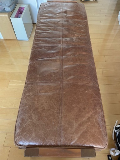 ビンテージ風の長椅子　　