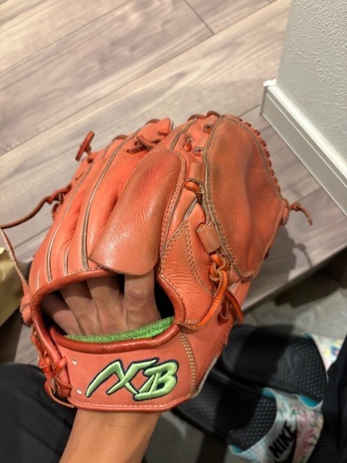 硬式投手用グローブ