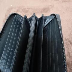 美品、長財布、カジュアルお洒落、色々入ってとても便利です、かなりお値打ちにお譲り致しますの画像