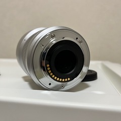 パナソニック(Panasonic) 単焦点レンズ マイクロフォーサーズ用 ルミックス G 25mm/ F1.7 ASPH. シルバー H-H025-Sの画像