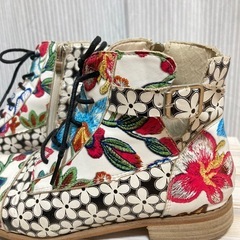 靴　ハイカット　ブーツ　花柄模様　23センチの画像