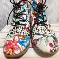 靴　ハイカット　ブーツ　花柄模様　23センチの画像