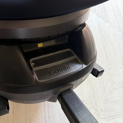チャイルドシート　ベビーシートコンビ combi