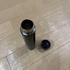 小さめの水筒の画像