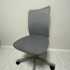 取引中【訳あり】IKEA デスクチェア　定価5,990円　価格相...