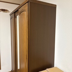 姿見鏡付き衣装棚の画像