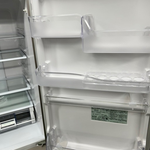 137 HITACHI 大型冷蔵庫　300L以上　右開き　自動製氷　3ドア