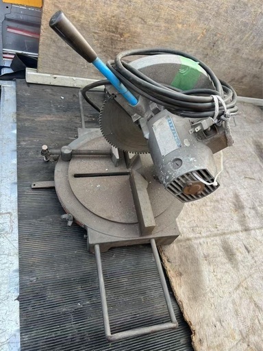 マキタ卓上マルノコ