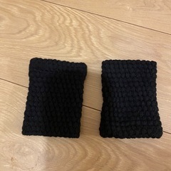 ①手袋②浮腫みとり③ニットパンツの画像