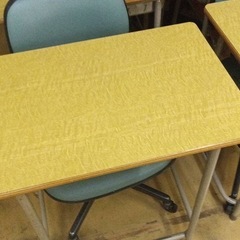 机、椅子1セット3000円の画像