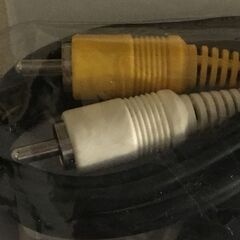 無料　新品のままと思うよく分からない接続コードの画像
