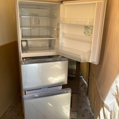売りつくしセール🙆自動製氷あり⭕️TOSHIBAの３ドア冷蔵庫の画像