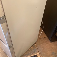 売りつくしセール🙆自動製氷あり⭕️TOSHIBAの３ドア冷蔵庫の画像