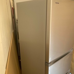 売りつくしセール🙆自動製氷あり⭕️TOSHIBAの３ドア冷蔵庫の画像