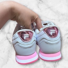FILA スニーカー 22.5cmの画像