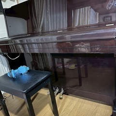 ⬛️KAWAI カワイ　アップライト・ピアノ　３本ペダル　消音装置付き！⬛️の画像