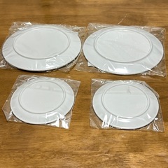ドラえもんメラミンプレート大小2枚ずつセット割れない皿の画像