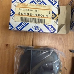 日産純正部品 エスカッション インサイドハンドル 2個セットの画像