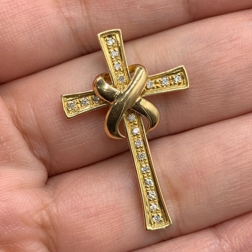 K18 ダイヤ　クロス　ペンダント　3.8g 0.23ct