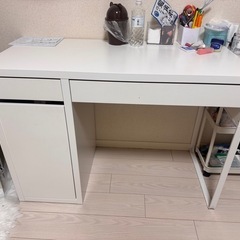 IKEAミッケ机の画像