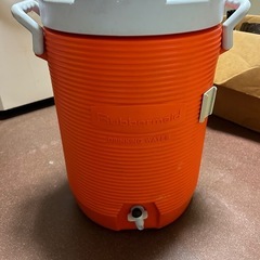 Rubbermaid  
Watch jug