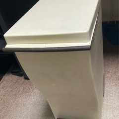 ゴミ箱の画像