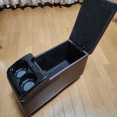 ヤリスクロス　コンソールボックスの画像