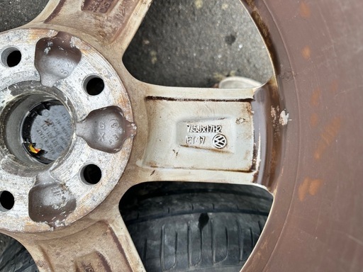 VWパサートヴァリアント純正17インチ
