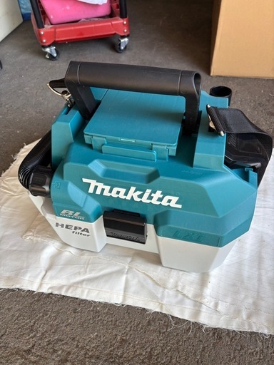 マキタ　充電式集じん器　VC750DZ