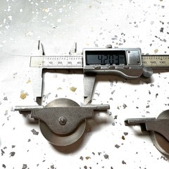 未使用 ミツビシ 18-8ステンレス 戸車 42mm 袖 13mm 角レール用 6個 引き戸 建具 玄関 扉 (2個マルハ 35mm付) 全8個セットの画像