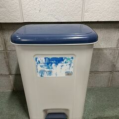 ゴミ箱 35L ペールボックス フットペダル式 幅40cm×奥行...
