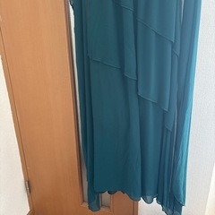 パーティ用ノースリーブドレスの画像