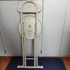 折りたたみチェア　背もたれ付き　パイプ椅子の画像
