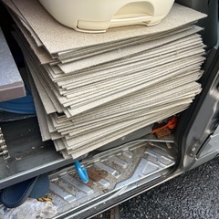 布製カーペット　40枚ぐらいの画像