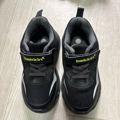 キッズシューズ　17.0-17.5cm サイズ28