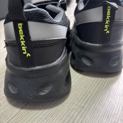 キッズシューズ　17.0-17.5cm サイズ28の画像