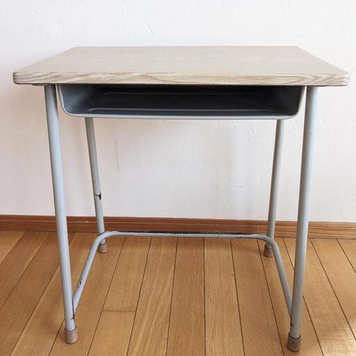 【きれいめファッション51選】上品さと清潔感をキープし 小学校の 机 椅子 昭和 レトロ (パイナップル) 栗山のテーブル 事務机・学習机