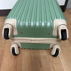 キャリーバッグ スーツケースの画像