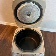 中古 炊飯器 13年製の画像