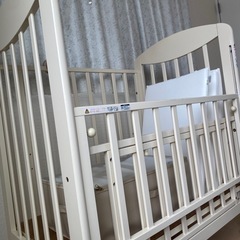 ベビーベッドの画像