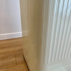 ⭐︎引取り限定⭐︎ ペダル式 ゴミ箱 30L スチール製 ゆっくり閉まるタイプ レトロデザイン オフホワイトの画像