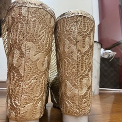 美品！23.5ゴールドヒールサンダルの画像